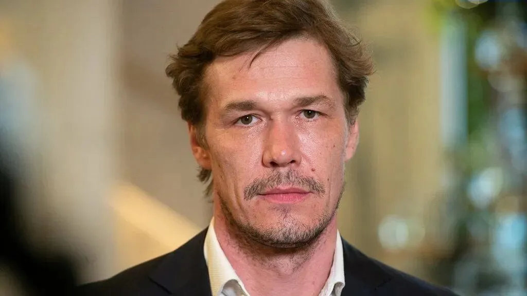 Артем Быстров